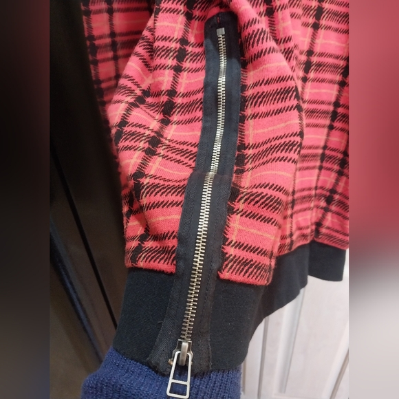 Vans Tartan Side Zip Sweater Size XS Black & Red - Picture 4 of 4